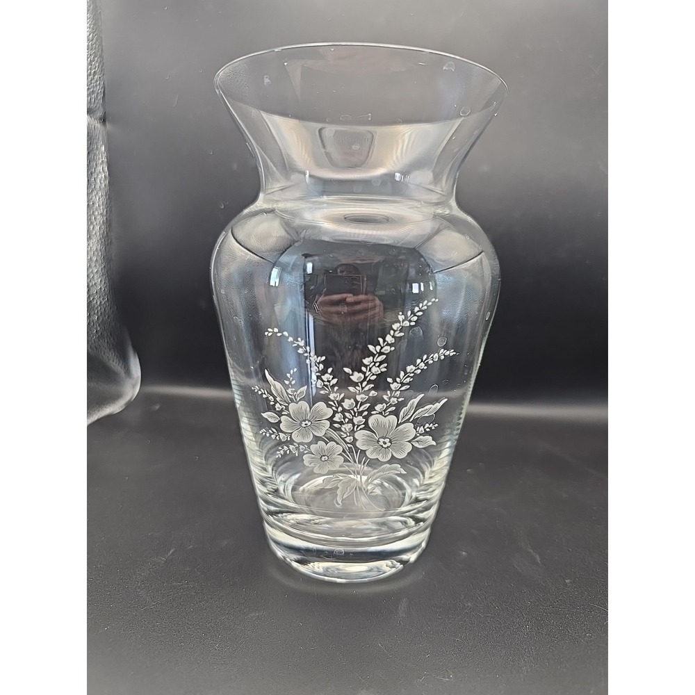 Vintage Avon Floral Bouquet 7" Lead Crystal‎ Vase Clear With White Floral Design